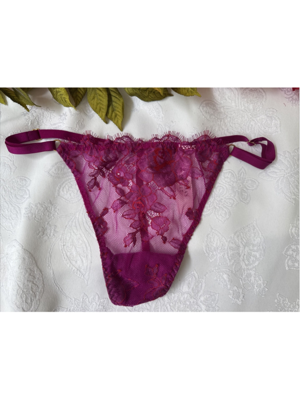 VICTORIA'S SECRET L PURPLE PINK RED LACE V STRING THONG PANTIES ADJ SIDES NWT